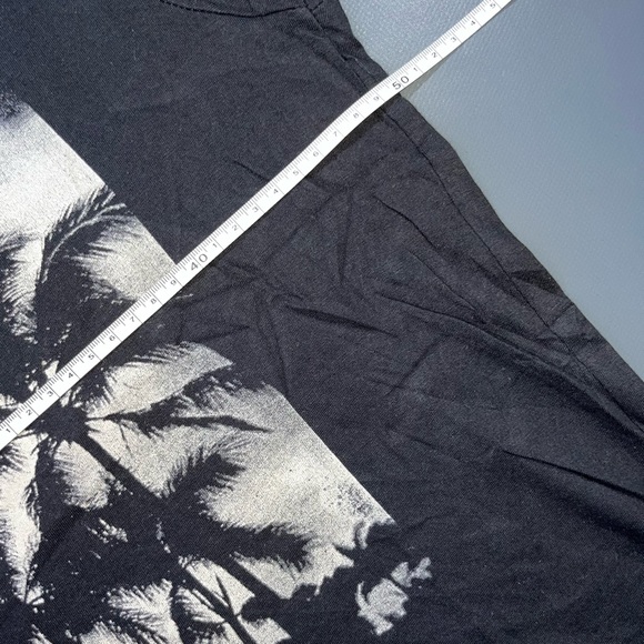 Men Original Levi’s tee - Picture 3 of 6